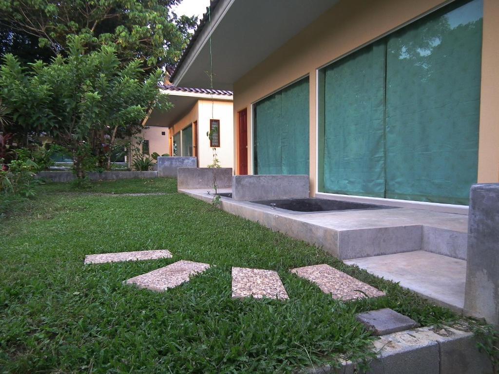 Villa De Mama Rawai Extérieur photo
