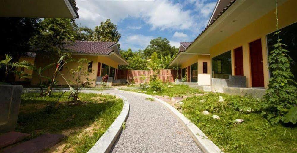 Villa De Mama Rawai Extérieur photo